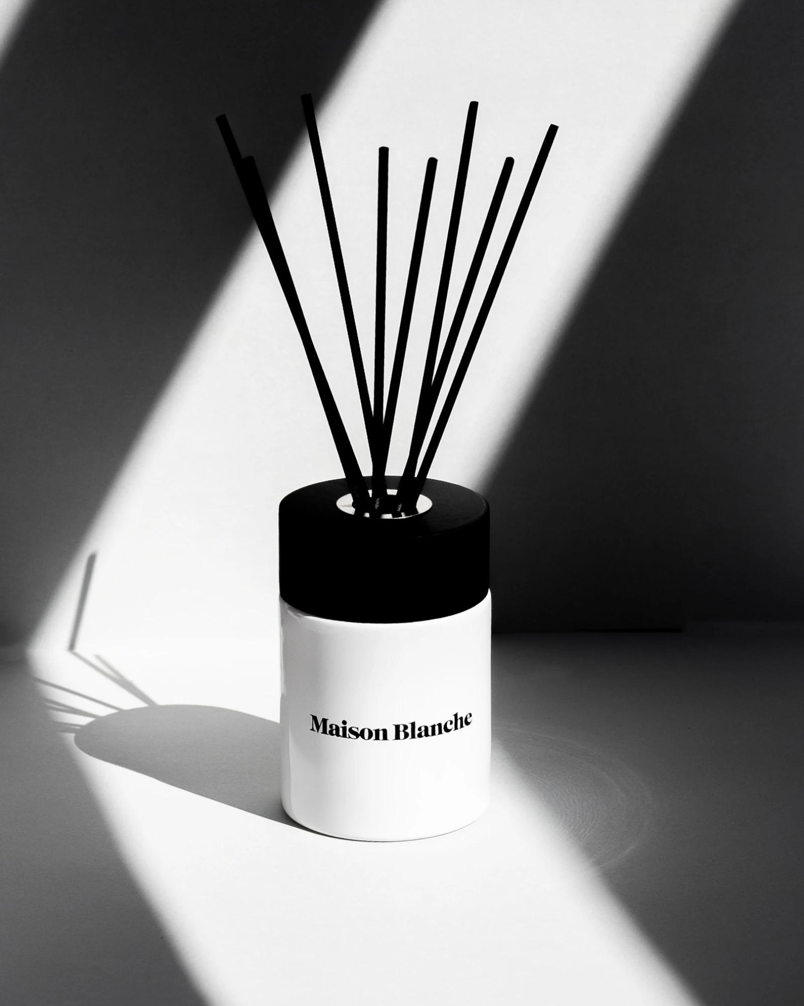 004 Bergamot & Tobacco - Reed Diffuser