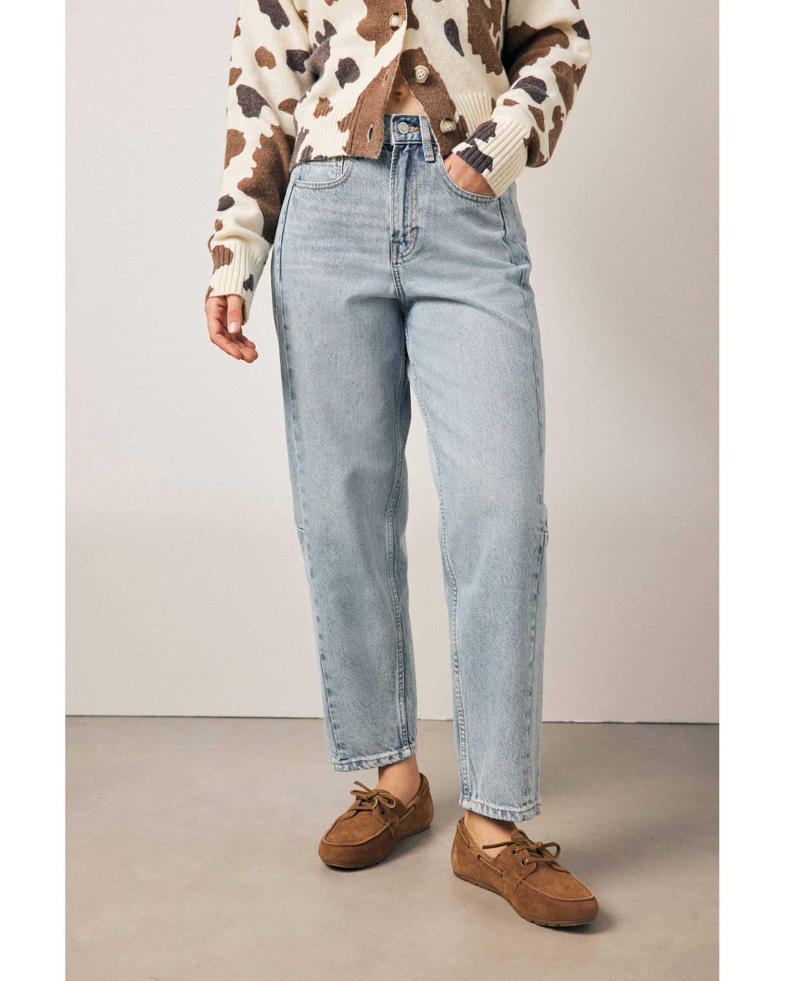 100% Cotton Arched Barrel Jeans