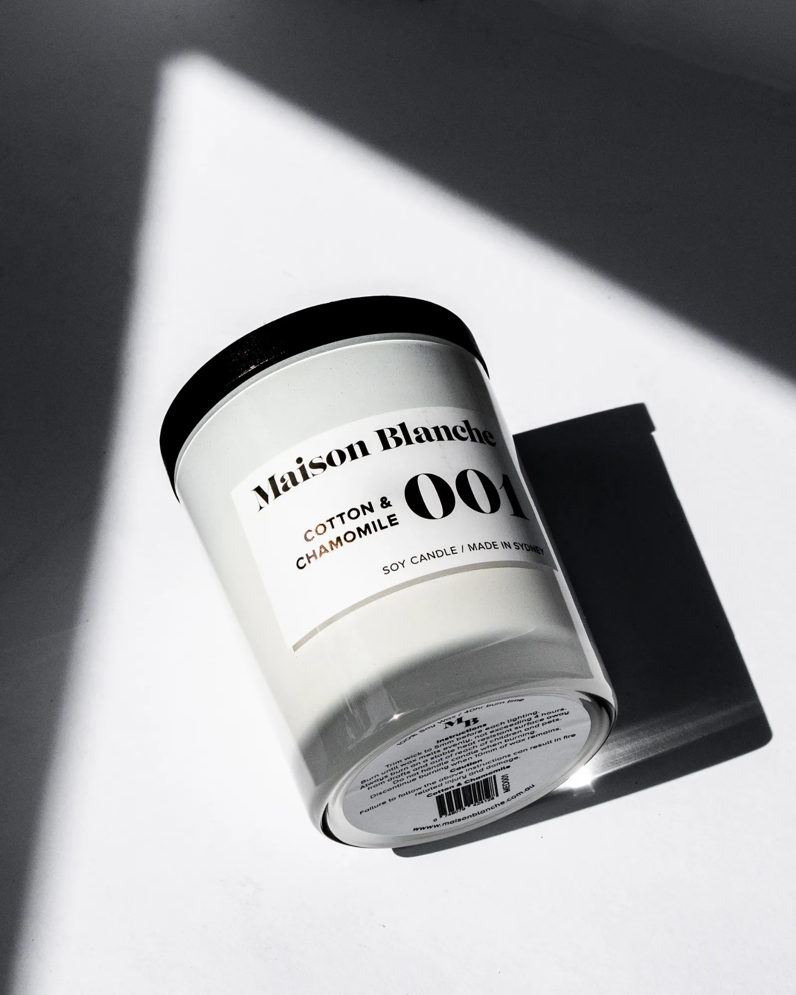 001 Cotton & Chamomile - Medium Candle